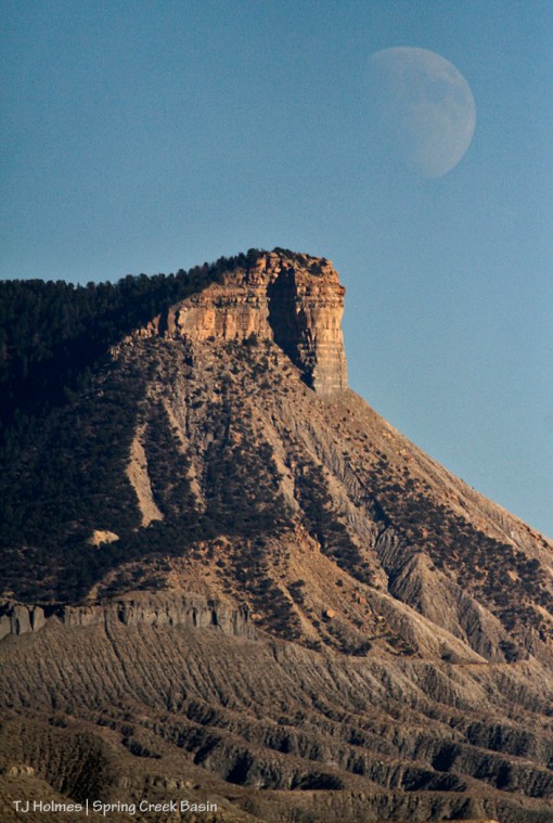 Moon rises over Temple Butte and Spring Creek Basin.